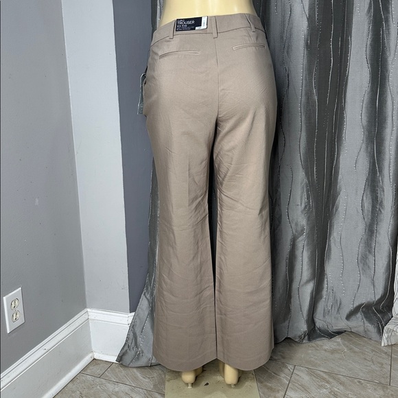 Apt.9 Women’s Pants Curvy Trouser Mid Rise Sz 10P Tan color Stretch - Picture 5 of 9